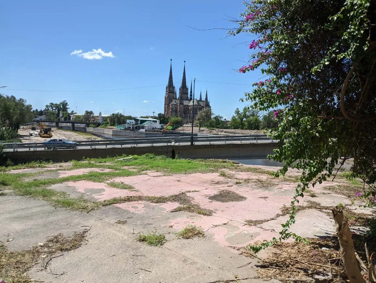 10 Hectáreas  junto a la costanera del  Rio! Lujan foto 3