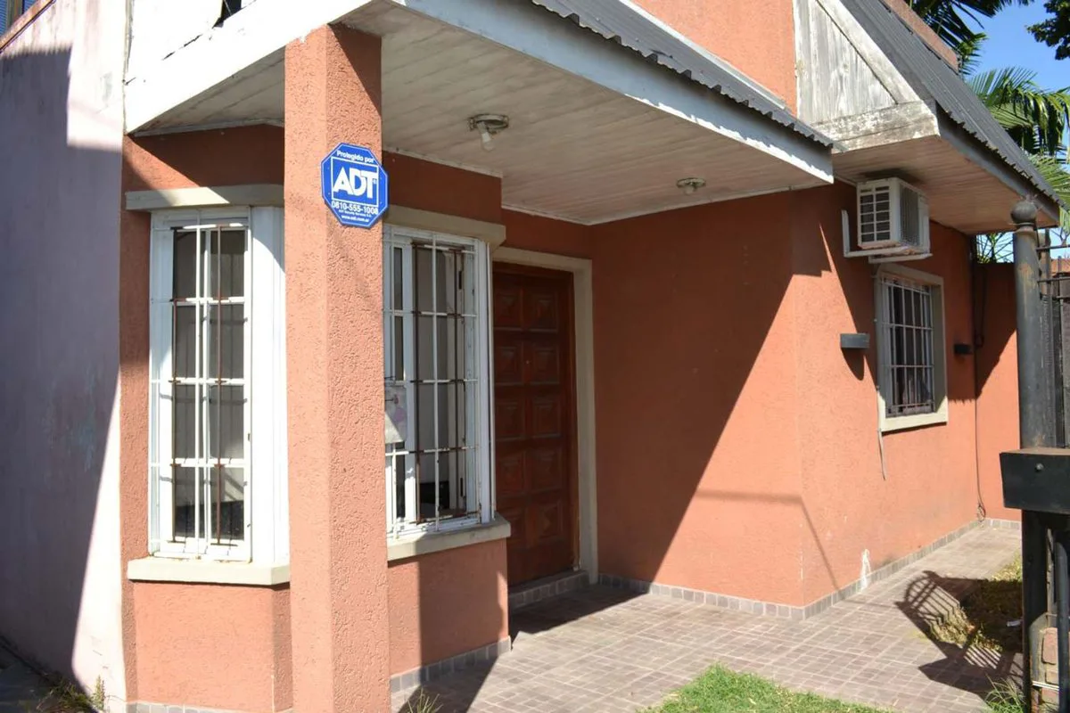 CASA + DEPTO 2 AMBIENTES EN BALLESTER OPORTUNIDAD