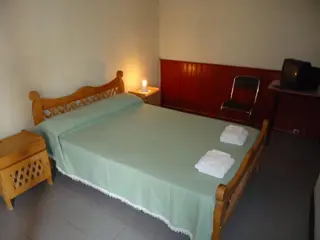 COMPLEJO EN VENTA A 5 MINUTOS DE PLENO CENTRO CASA+3/4 DEPTO PILETA PARQUE foto 5