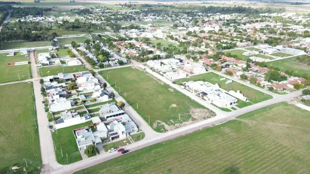 Se vende lote en Masneri y Barberis (Lote 20)