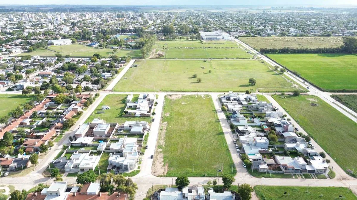 Se vende lote en Masneri y Barberis (Lote 20) foto 3