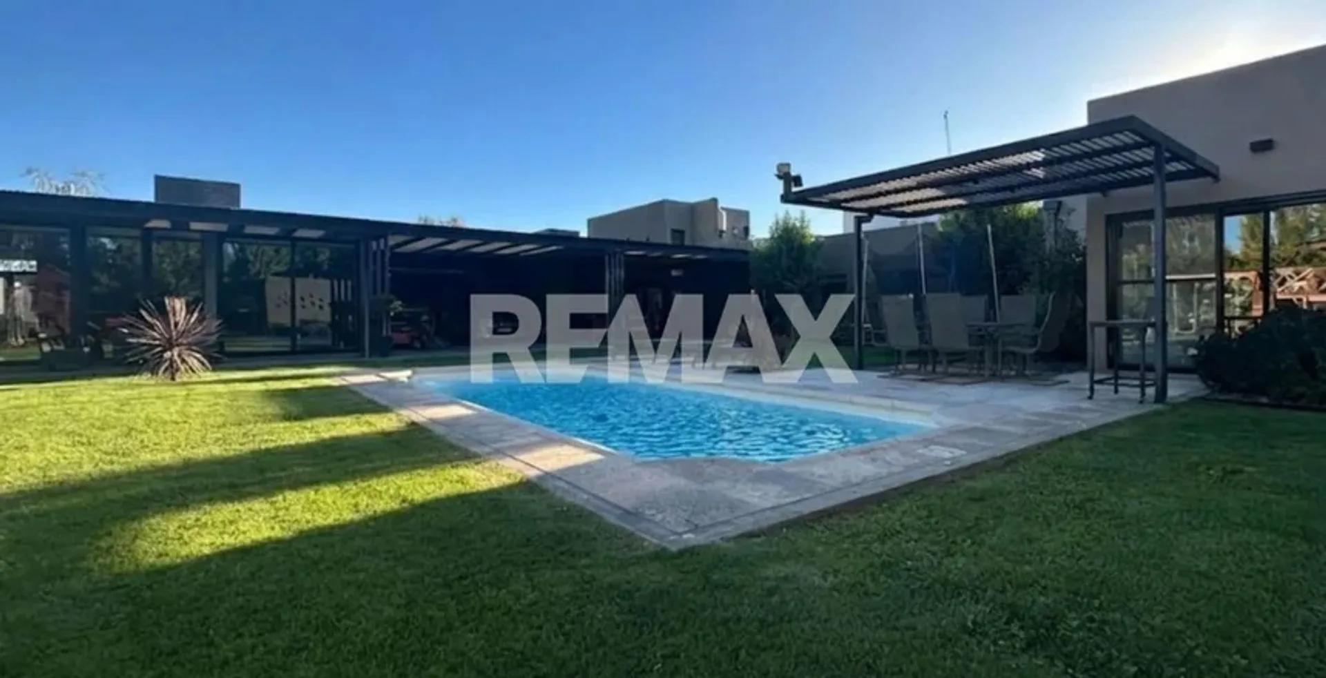 CASA PREMIUN EN VENTA BARRIO PRIVADO JOCKEY CLUB foto 2