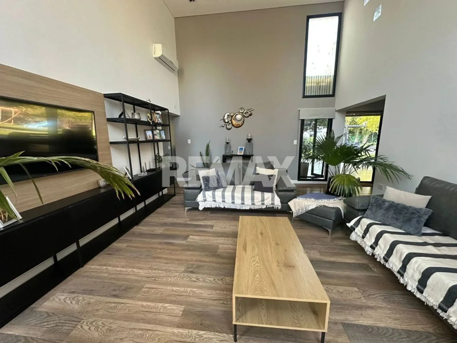 CASA PREMIUN EN VENTA BARRIO PRIVADO JOCKEY CLUB foto 4