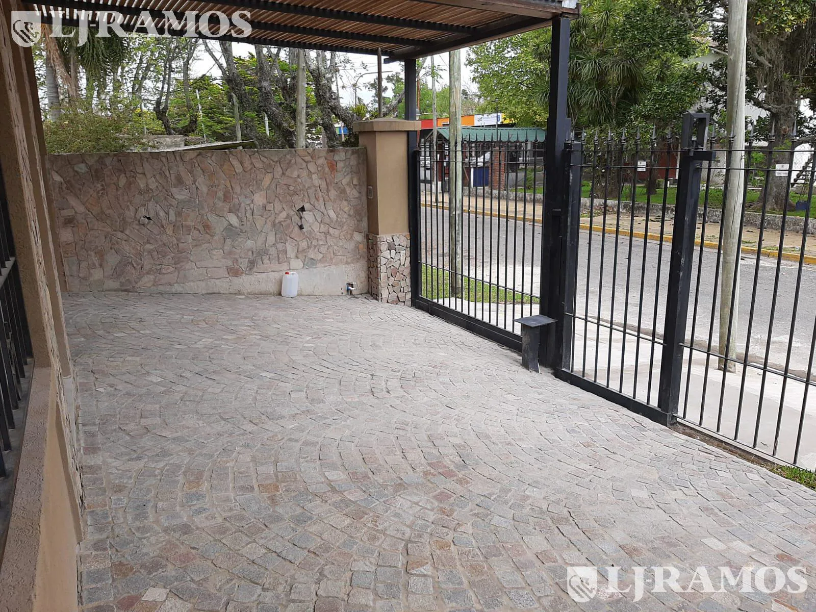 Casa a estrenar con 4 dormitorios en venta en Rincón de Milberg. foto 3