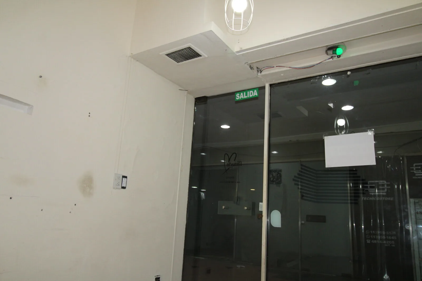 Alquiler Local en galería - PB y Sótano - 20m² - Retiro foto 2