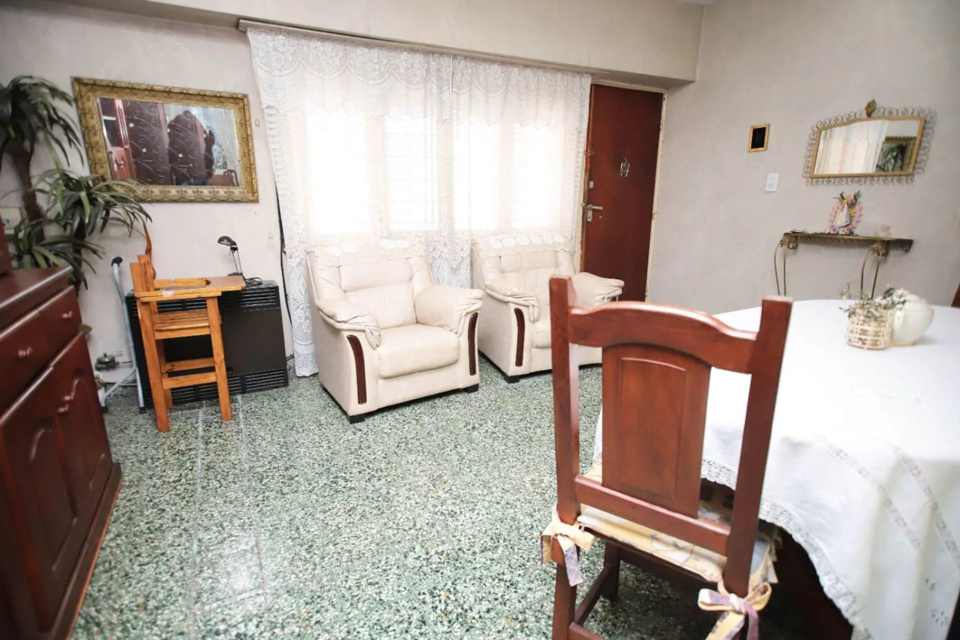 VENTA CASA 3 AMBIENTES VILLA LUZURIAGA CON COCHERA foto 3