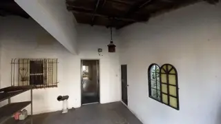 Casa 4 ambientes venta con cochera a refaccionar foto 5