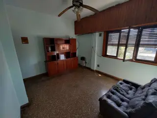 EXCELENTE DEPARTAMENTO 2 AMPLIOS e IMPECABLES AMB s/ CALLE PRINCIPAL en LOMA HERMOSA foto 2