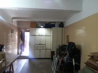 Casa sobre lote de 8.66x26 en 3 plantas con PARQUE Y PISCINA. Excelente construccion.    MENDOZA 2500 foto 5