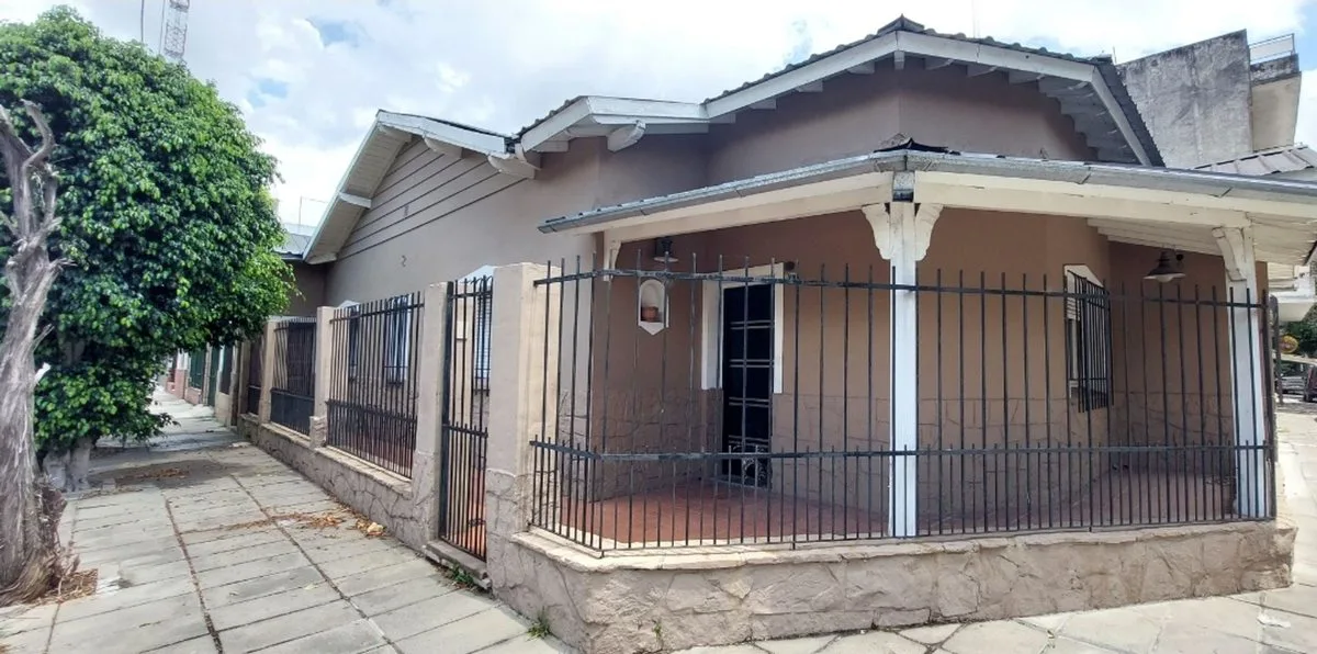 VENTA CASA MULTIFAMILIAR PILETA GARAGE SAN MARTIN foto 3