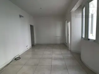 Oficina Comercial en Alquiler Sobre Calle Gorriti - Lomas de Zamora foto 3