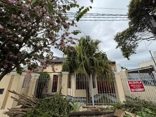 Casa en Alquiler | 3 Dormitorios | Barrio Poeta Lugones | Patio | Terraza | Pileta | Cochera foto 1