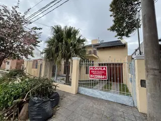 Casa en Alquiler | 3 Dormitorios | Barrio Poeta Lugones | Patio | Terraza | Pileta | Cochera foto 2