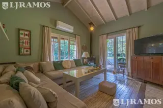 VENTA CASA-UNA PLANTA-IMPECABLE. JARDIN ARBOLADO. PILETA-TORTUGUITAS APTO CRÉDITO foto 5