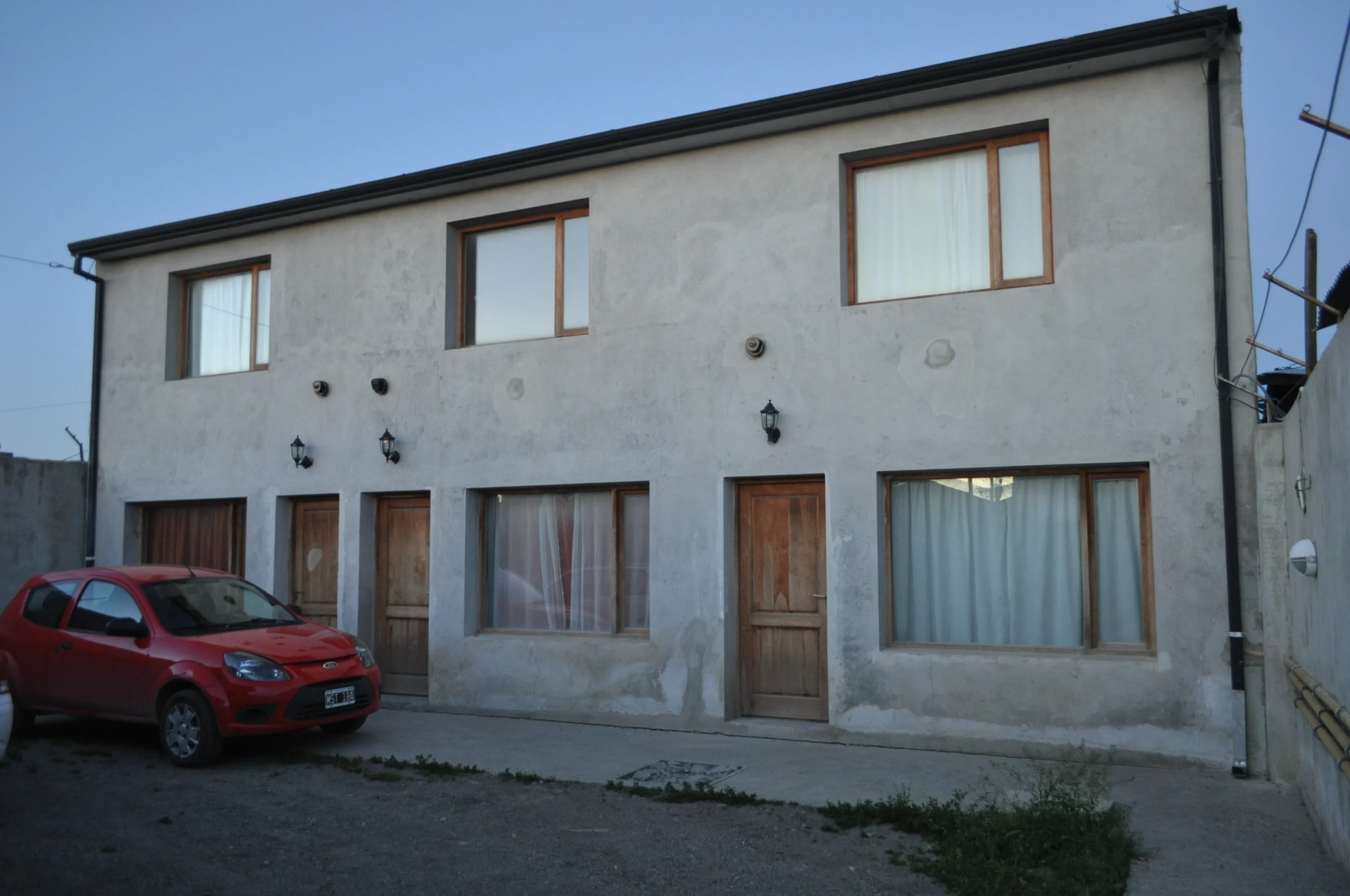 VENTA – CASA + 3 DUPLEX – Barrio CENTRO OESTE foto 3