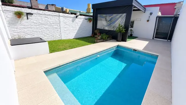 VENTA CASA BARADERO 4 HAB - COCHERA - PILETA