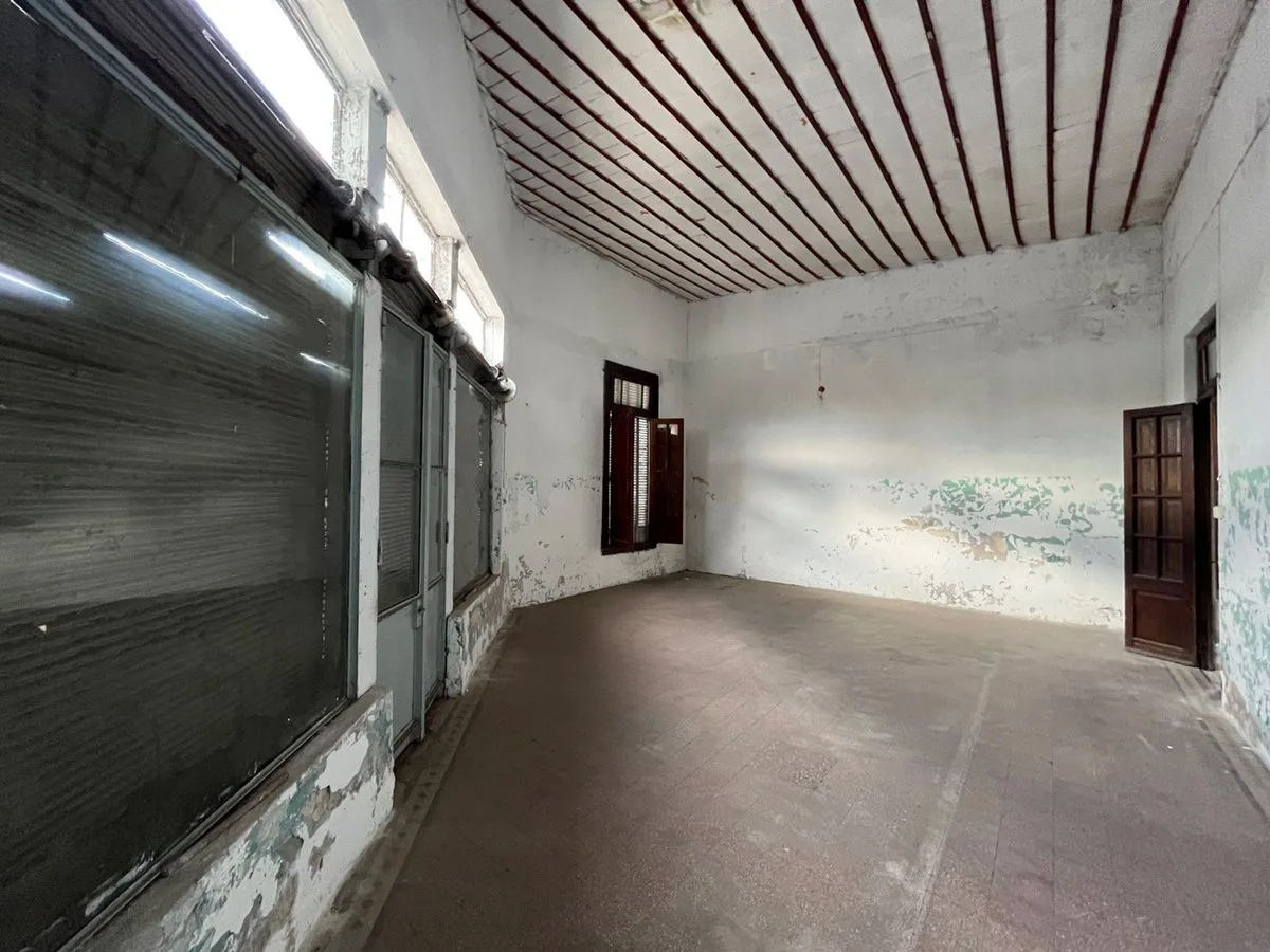 VENDE LOCAL EN ESQUINA ENTRE BOULEVARES SANTA FE foto 4