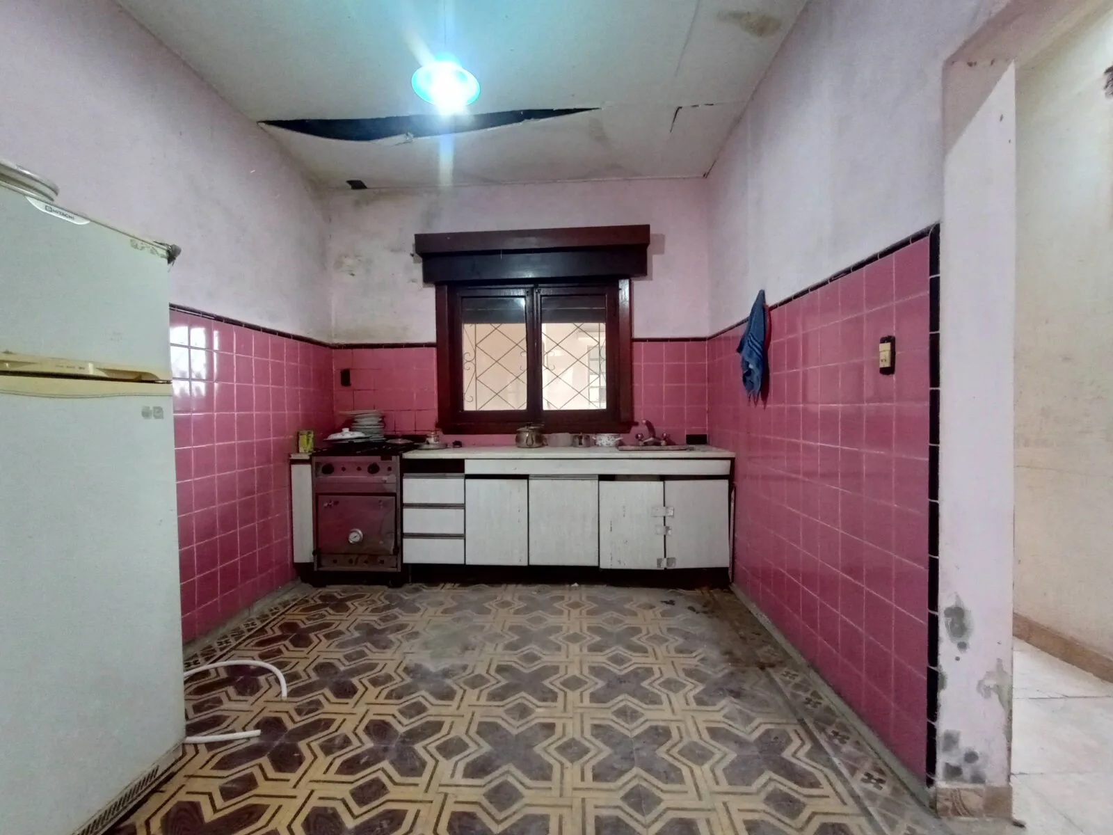 Casa 4 ambientes en lote propio a refaccionar excelente ubicación foto 4
