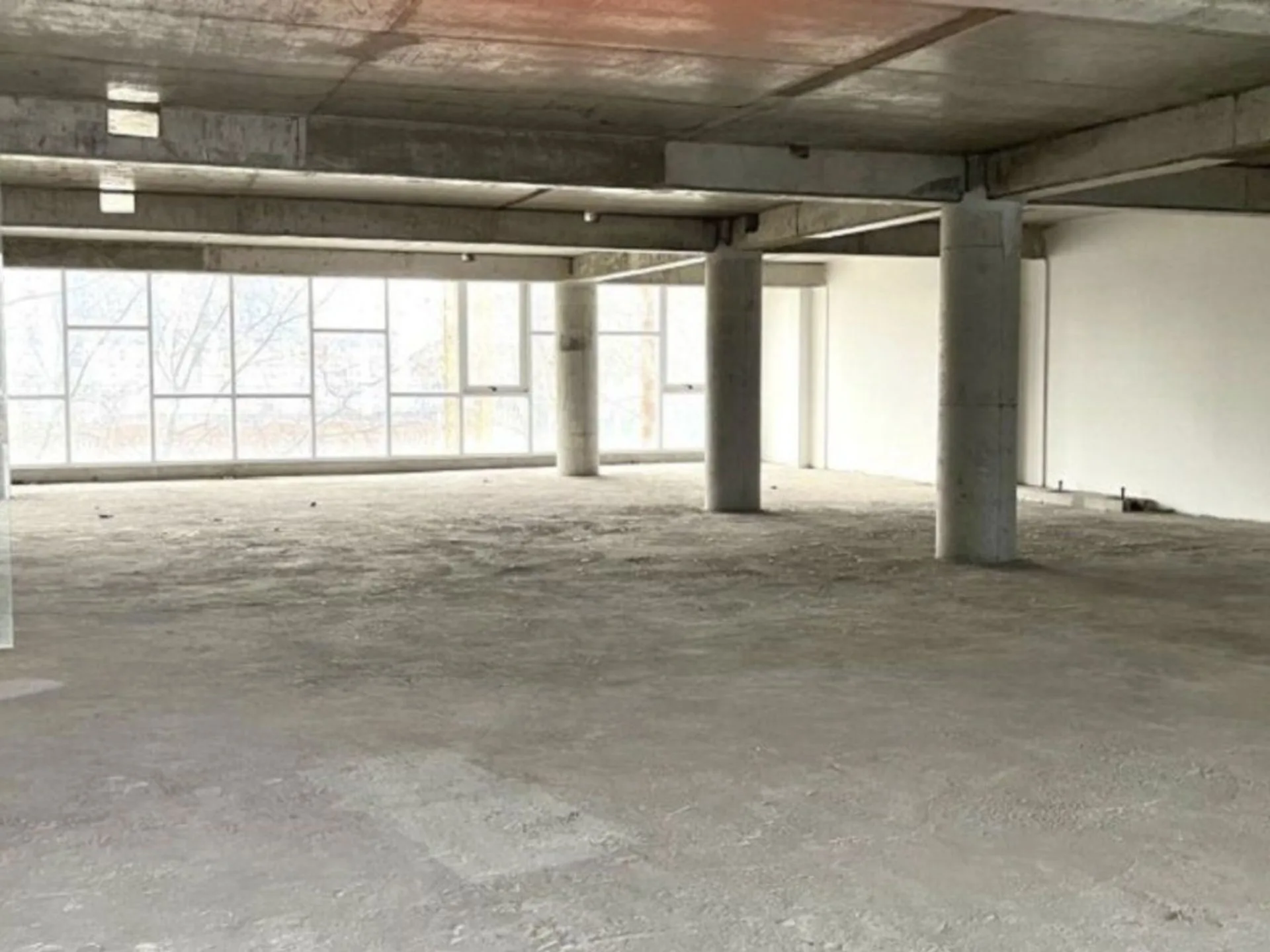 OFICINA EN VENTA A ESTRENAR – 179 m² – 2 COCHERAS foto 4