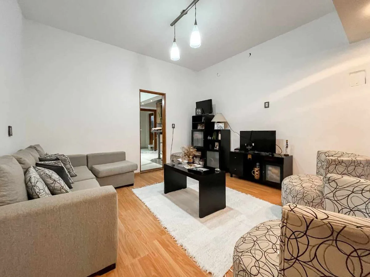 CASA 3 DORMITORIOS EN VENTA LA PLATA 45 Y 23 foto 3