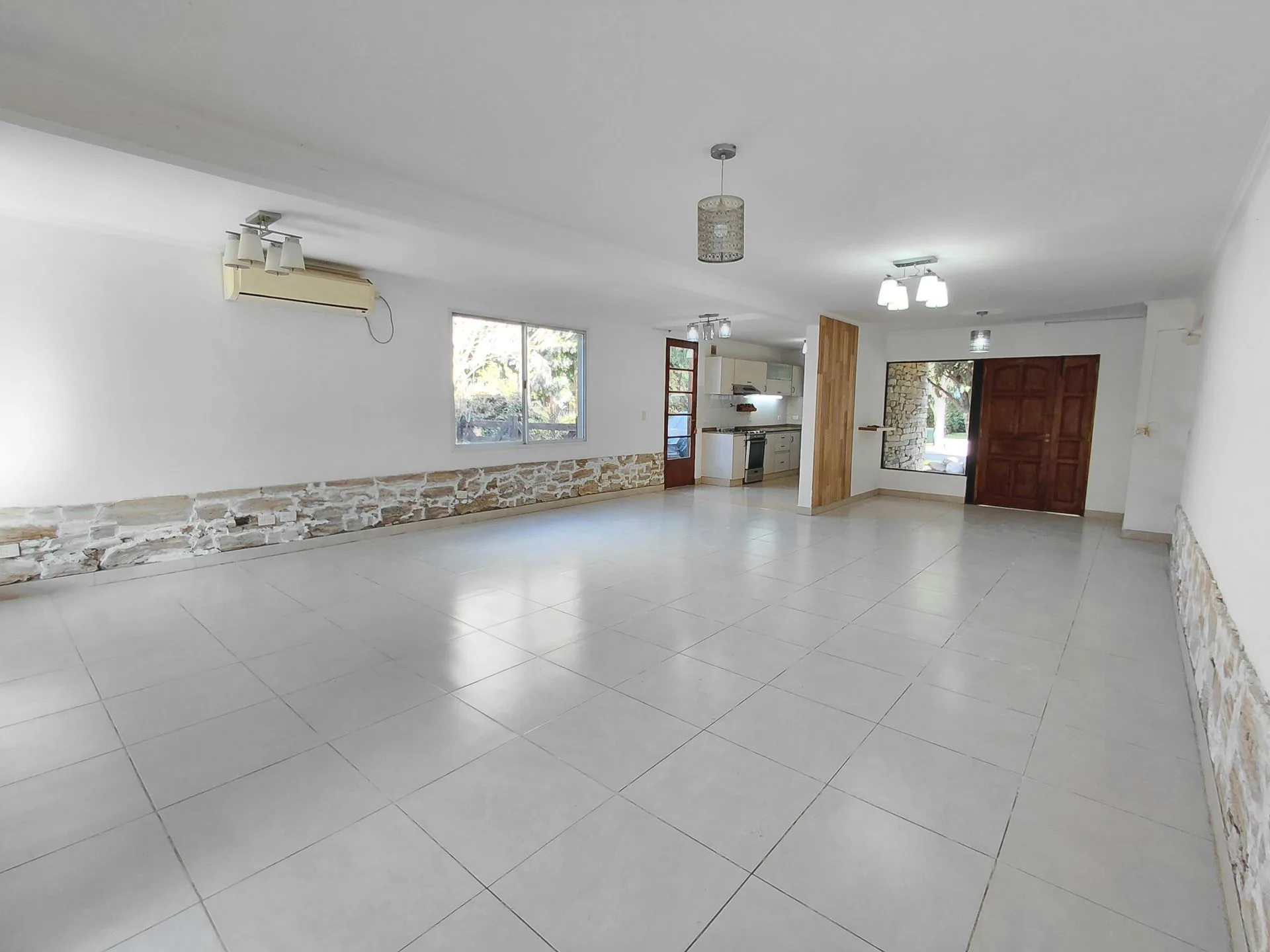CASA VENTA AMPLIO LOTE 3 DORM PILETA ESCRITU Pilar foto 3