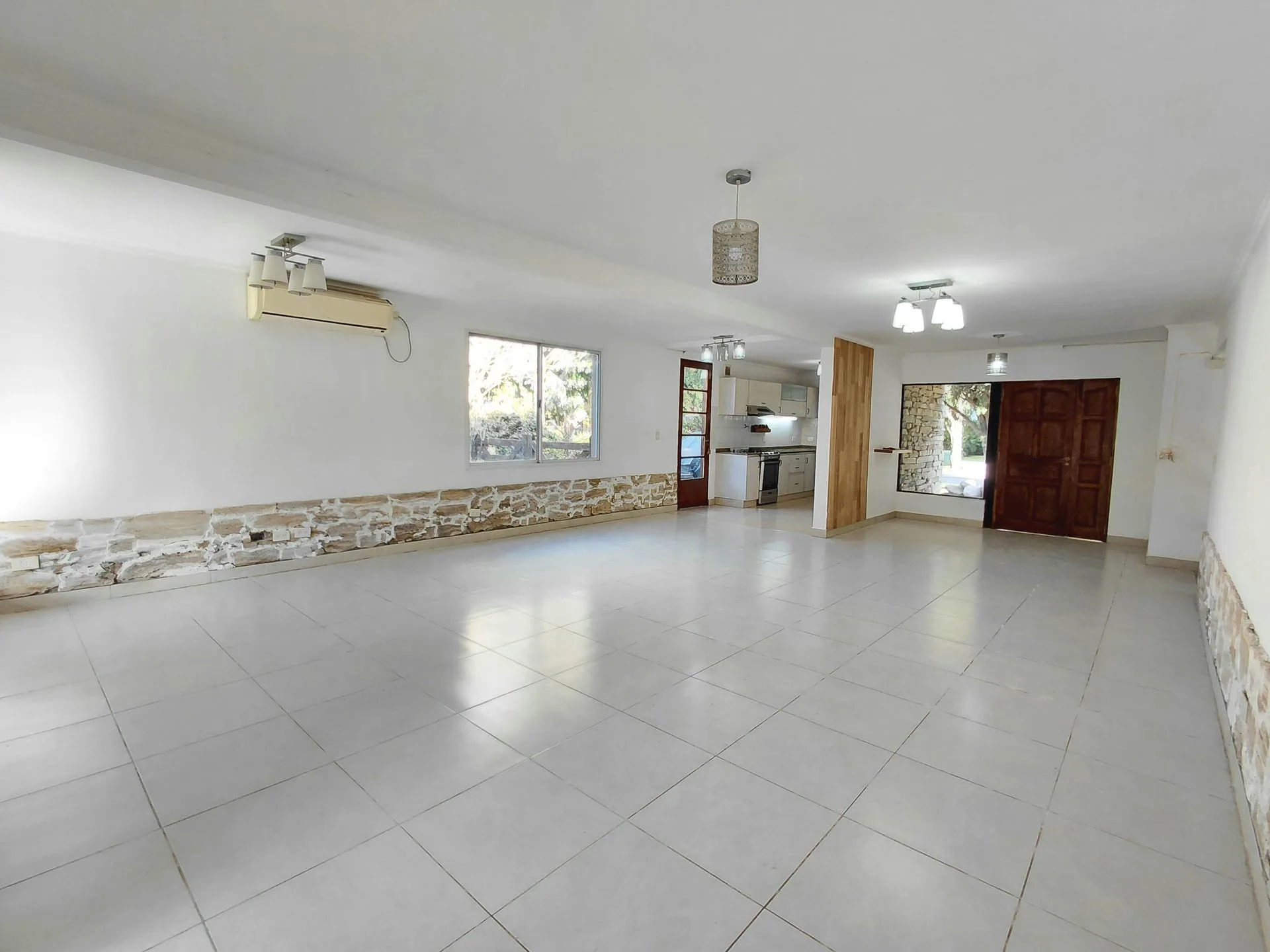 CASA VENTA AMPLIO LOTE 3 DORM PILETA ESCRITU Pilar foto 4