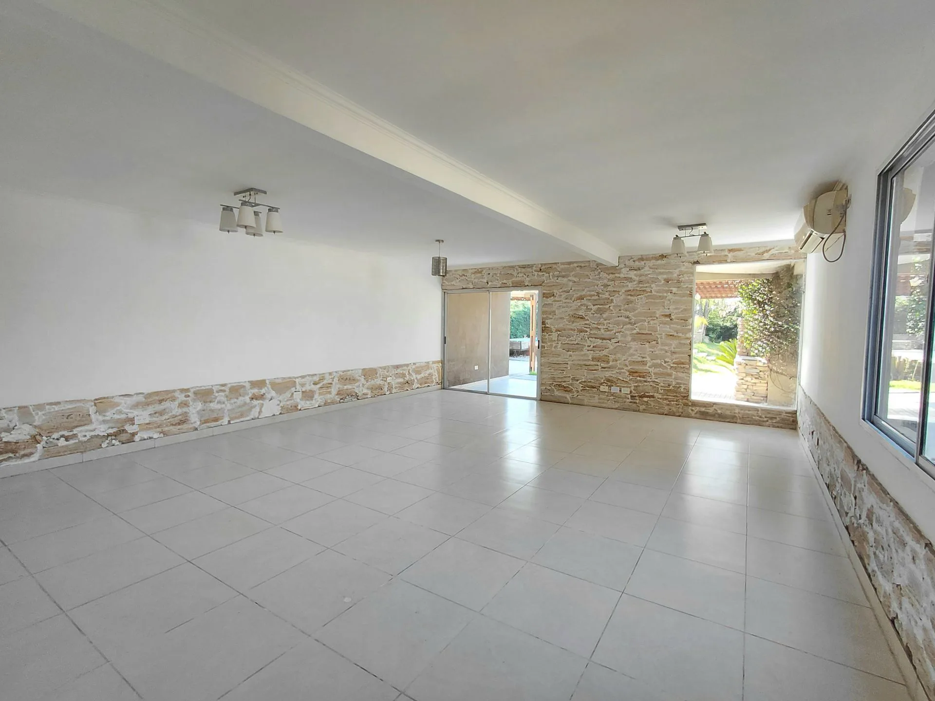 CASA VENTA AMPLIO LOTE 3 DORM PILETA ESCRITU Pilar foto 5