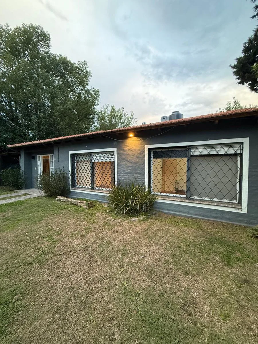 Venta casa 2 dorm, jardín/pileta quincho Pilar foto 4