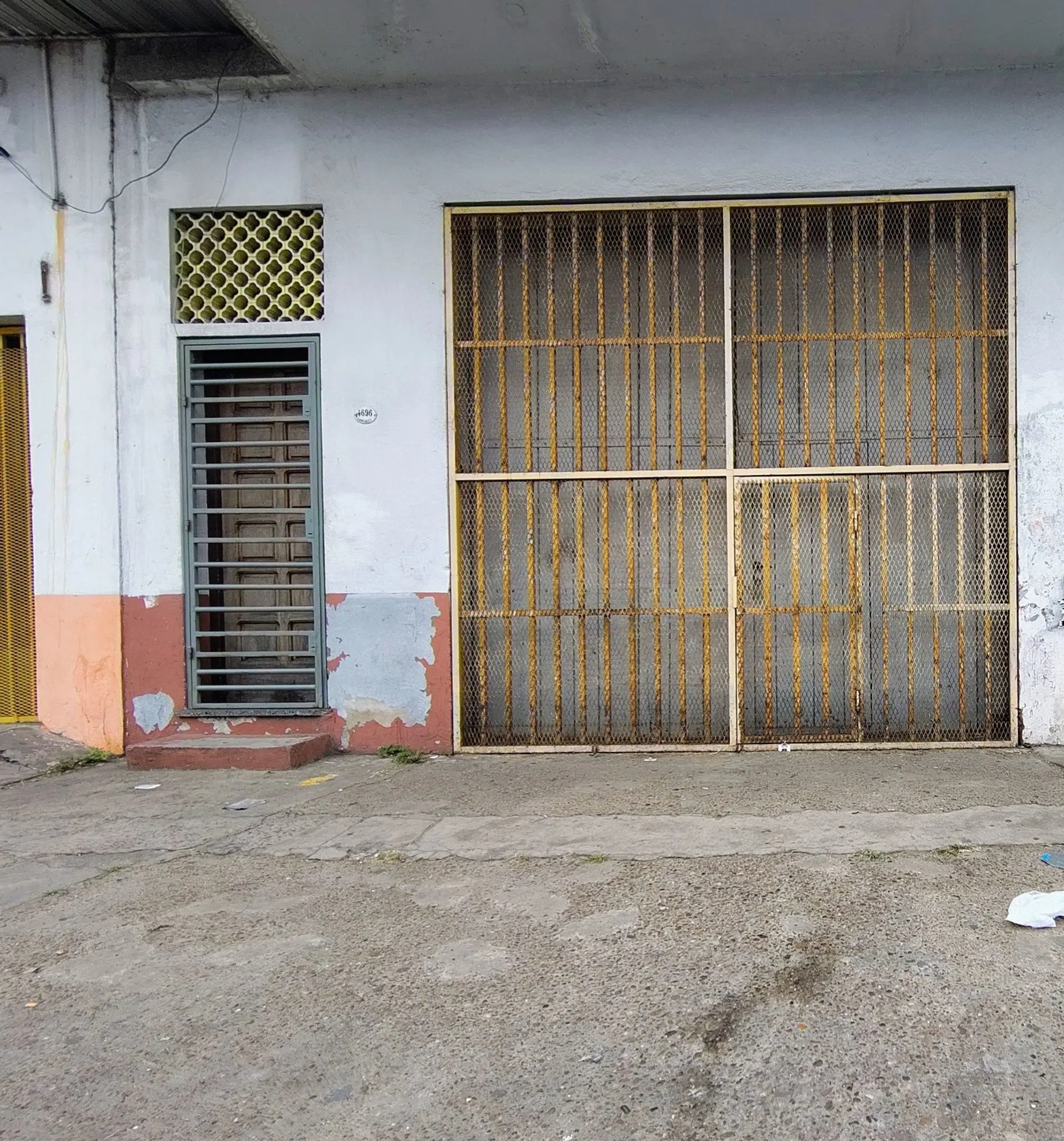 Venta Galpón + Vivienda Villa Dominico c/Terraza foto 2