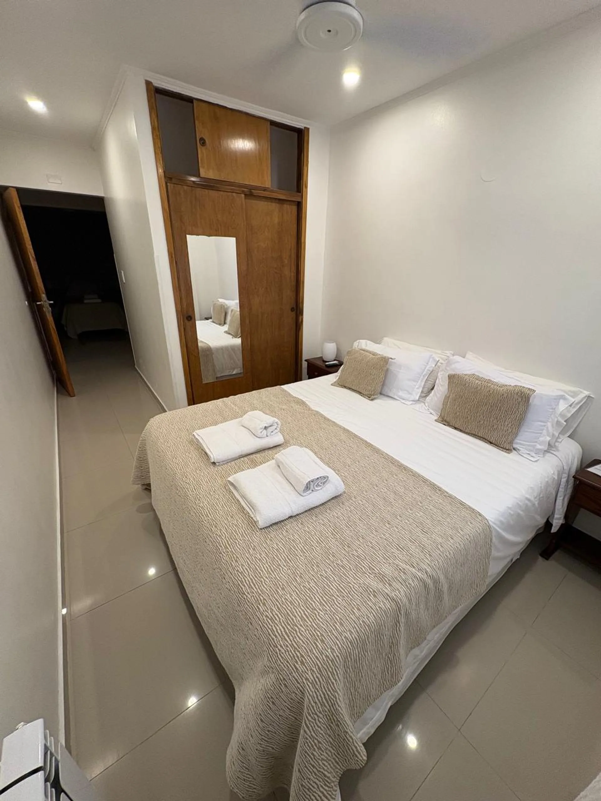 HOTEL 21 habitaciones a metros del mar en La Perla foto 5