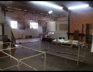 ALQUILER - GALPÓN/DEPÓSITO EN ZONA ESTRATÉGICA foto 3