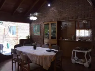 CHALET DE 4 AMB CON PISCINA foto 3