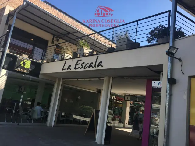 2 LOCALES EN VENTA . GALERIA LA ESCALA. PILAR