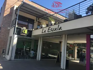 2 LOCALES EN VENTA . GALERIA LA ESCALA. PILAR foto 2
