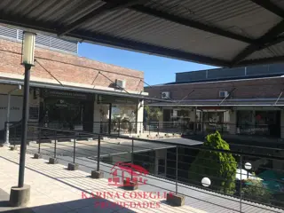 2 LOCALES EN VENTA . GALERIA LA ESCALA. PILAR foto 3