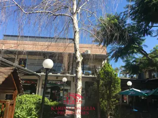 2 LOCALES EN VENTA . GALERIA LA ESCALA. PILAR foto 5