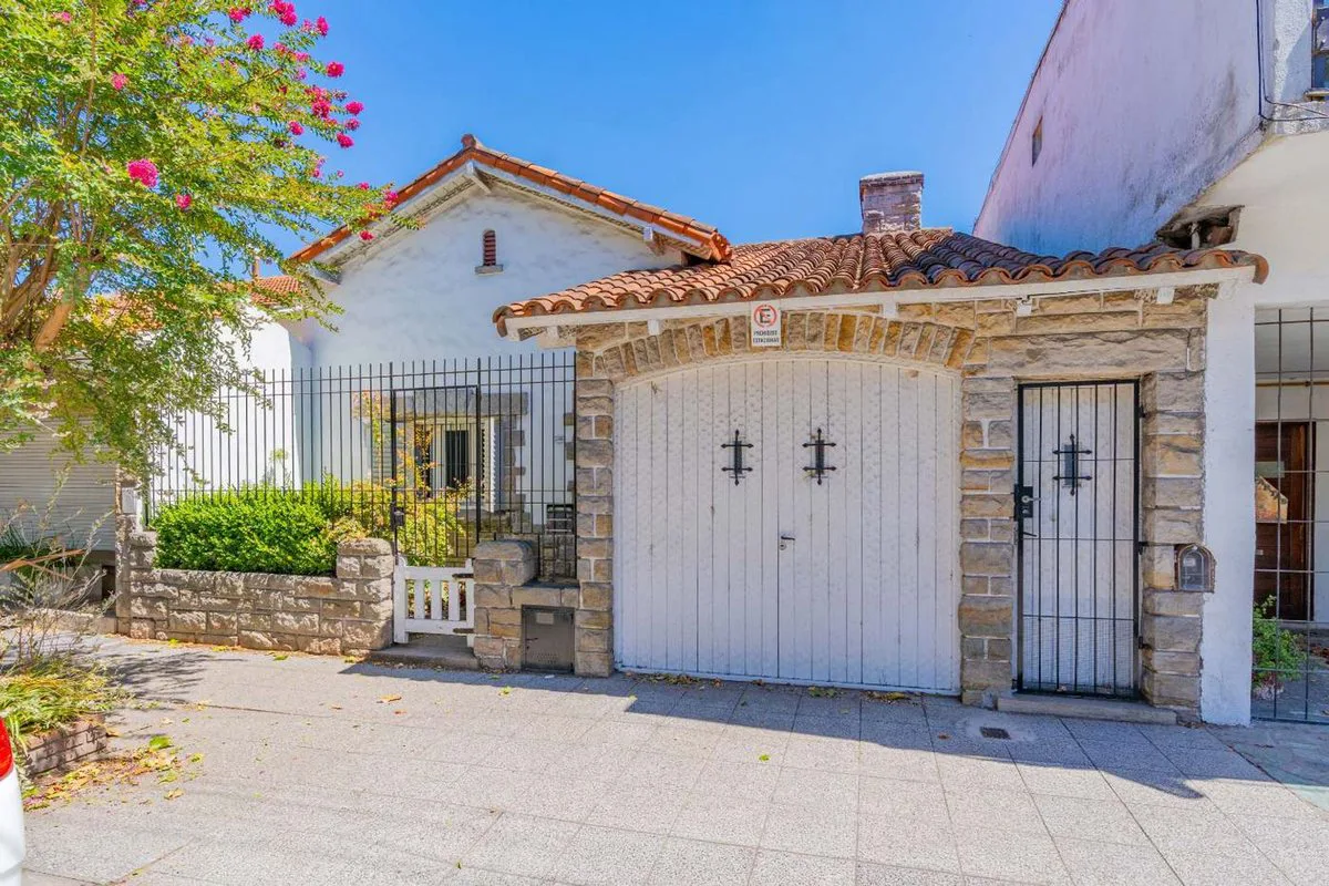 VENTA CHALET ESTILO MARPLATENSE 4 AMBIENTES