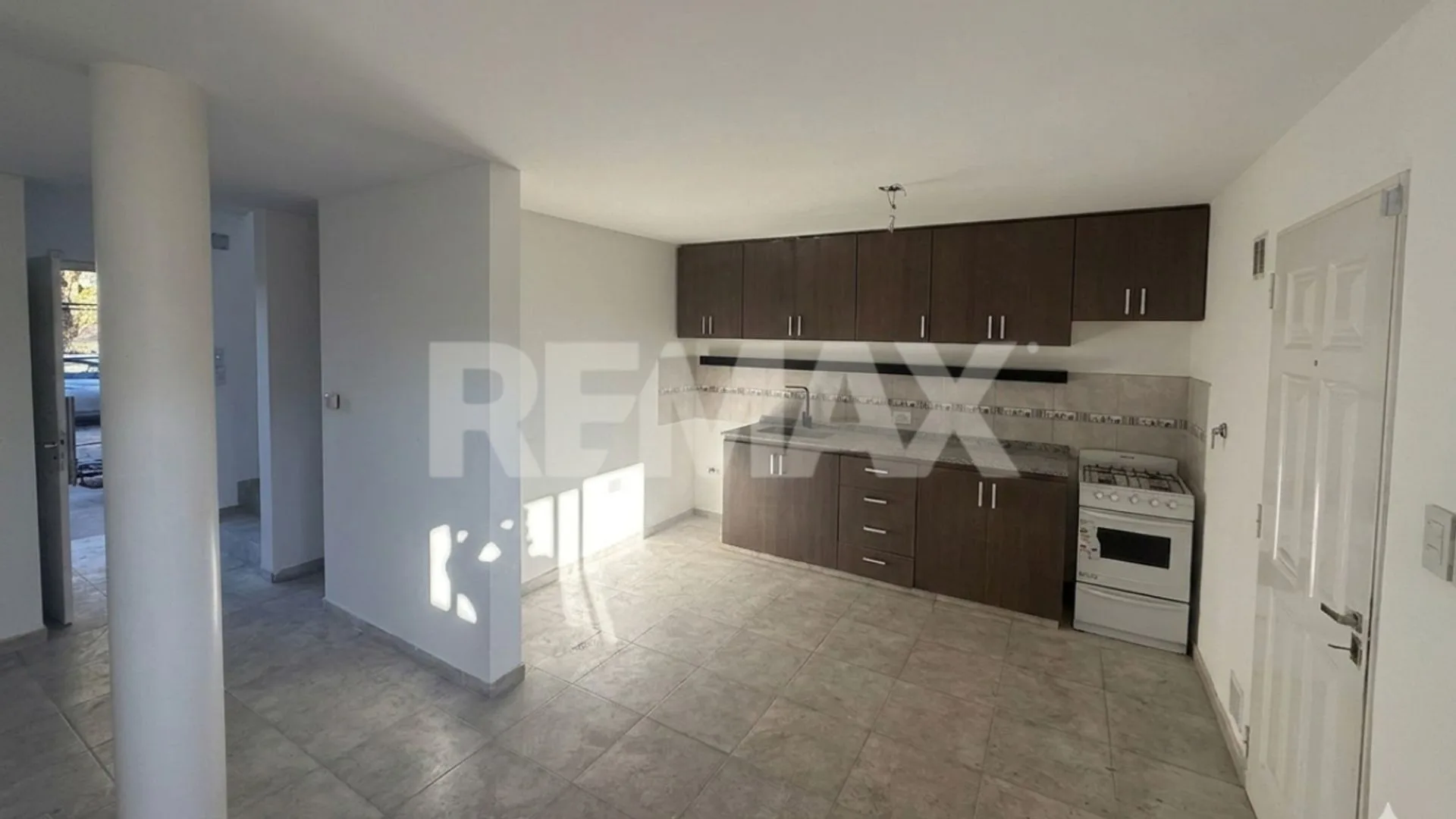 DUPLEX EN VENTA 2 DORMITORIOS CIPOLLETTI foto 4