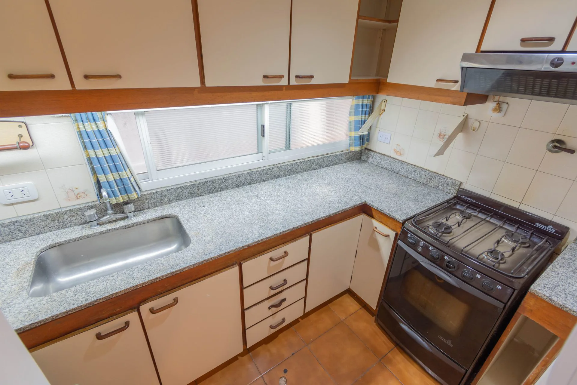VENTA DEPTO 4 DORMITORIOS BELGRANO - BALCON FTE foto 2