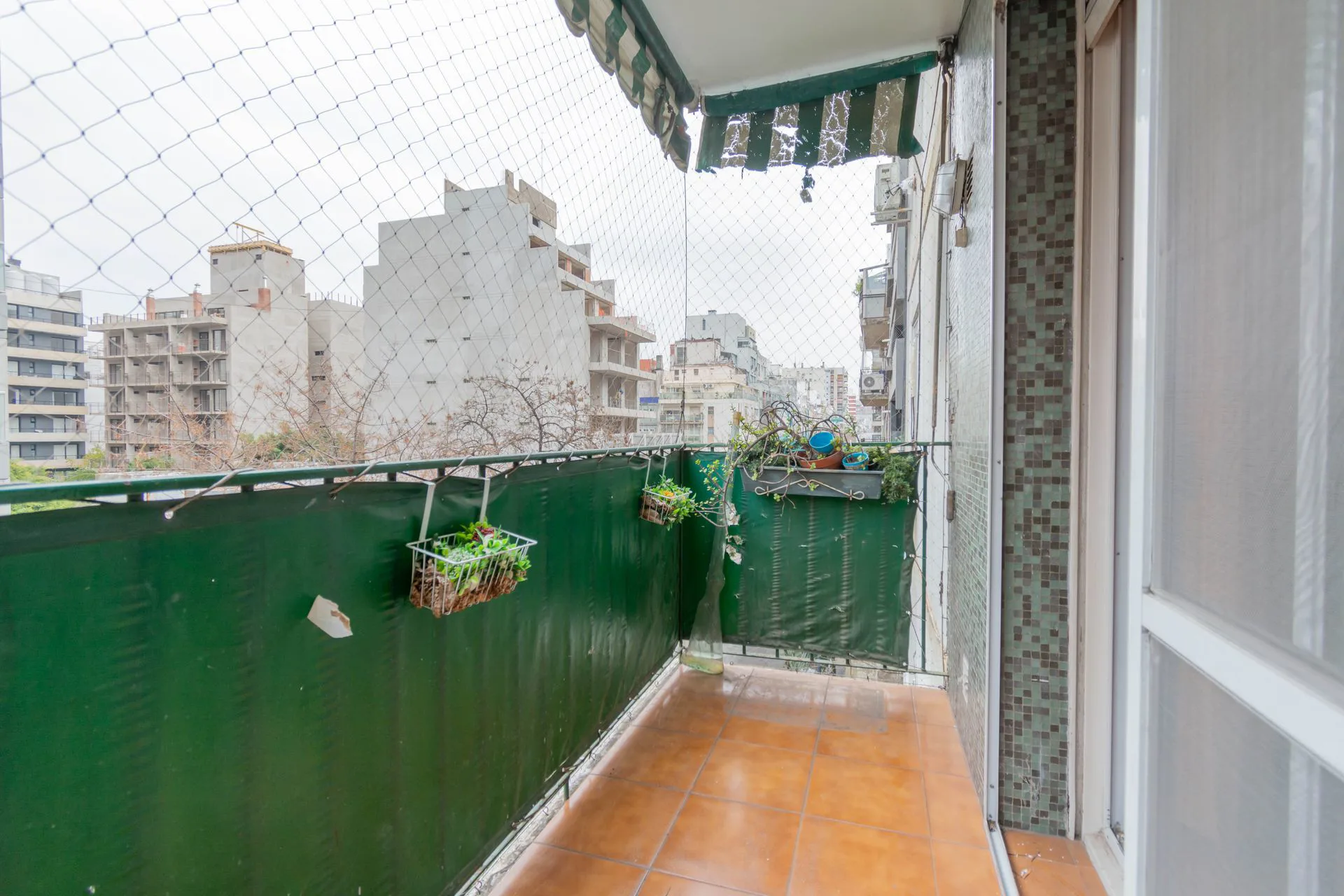VENTA DEPTO 4 DORMITORIOS BELGRANO - BALCON FTE foto 3