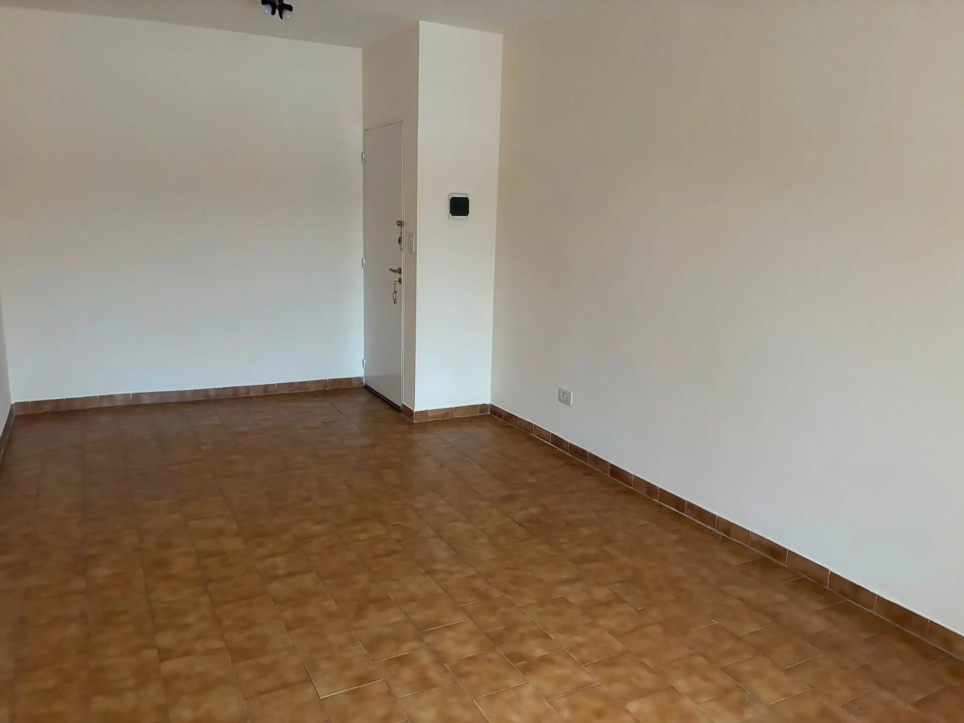 DEPARTAMENTO EN VENTA EN EL CENTRO DE GRAL ROCA. foto 3
