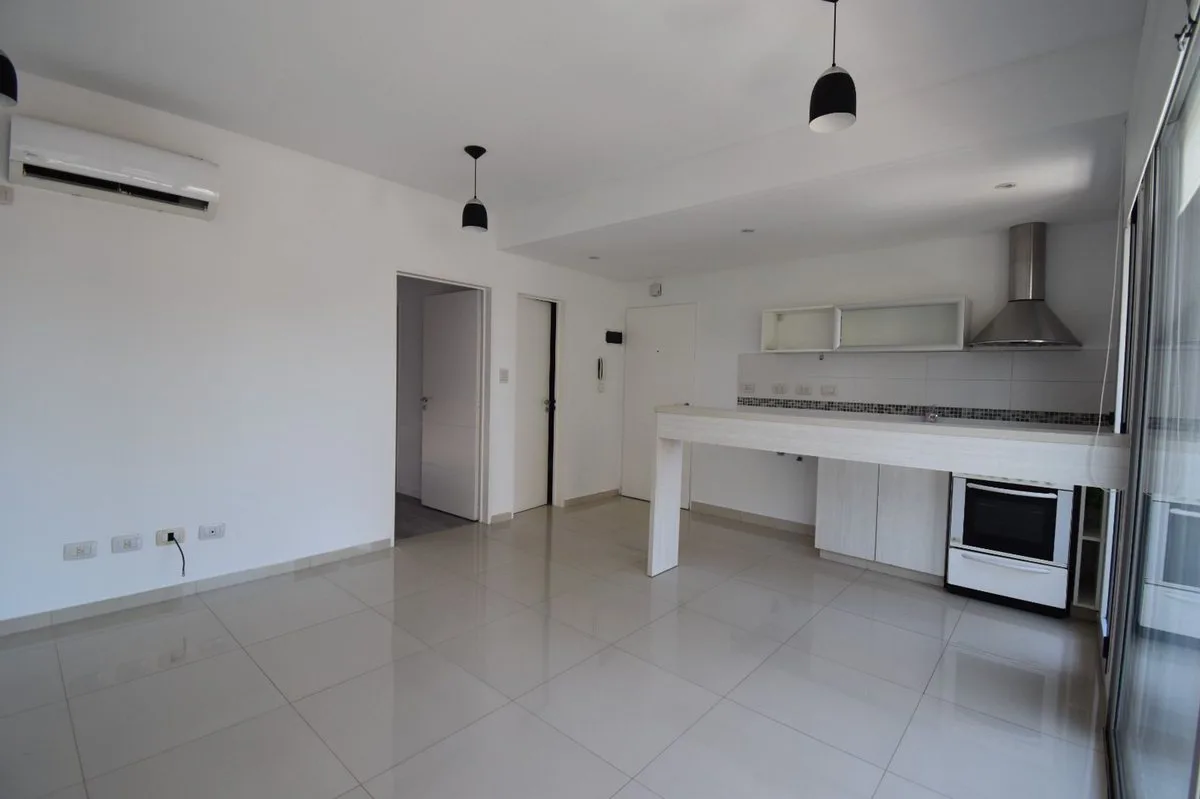 VENTA DPTO 2 AMB CON COCHERA QUILMES CENTRO foto 2