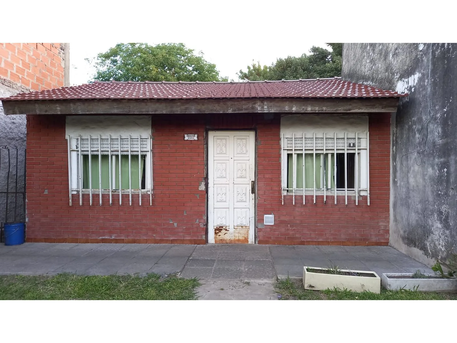 Venta Casa 4 ambientes en Lote Propio con fondo en Isidro Casanova foto 2