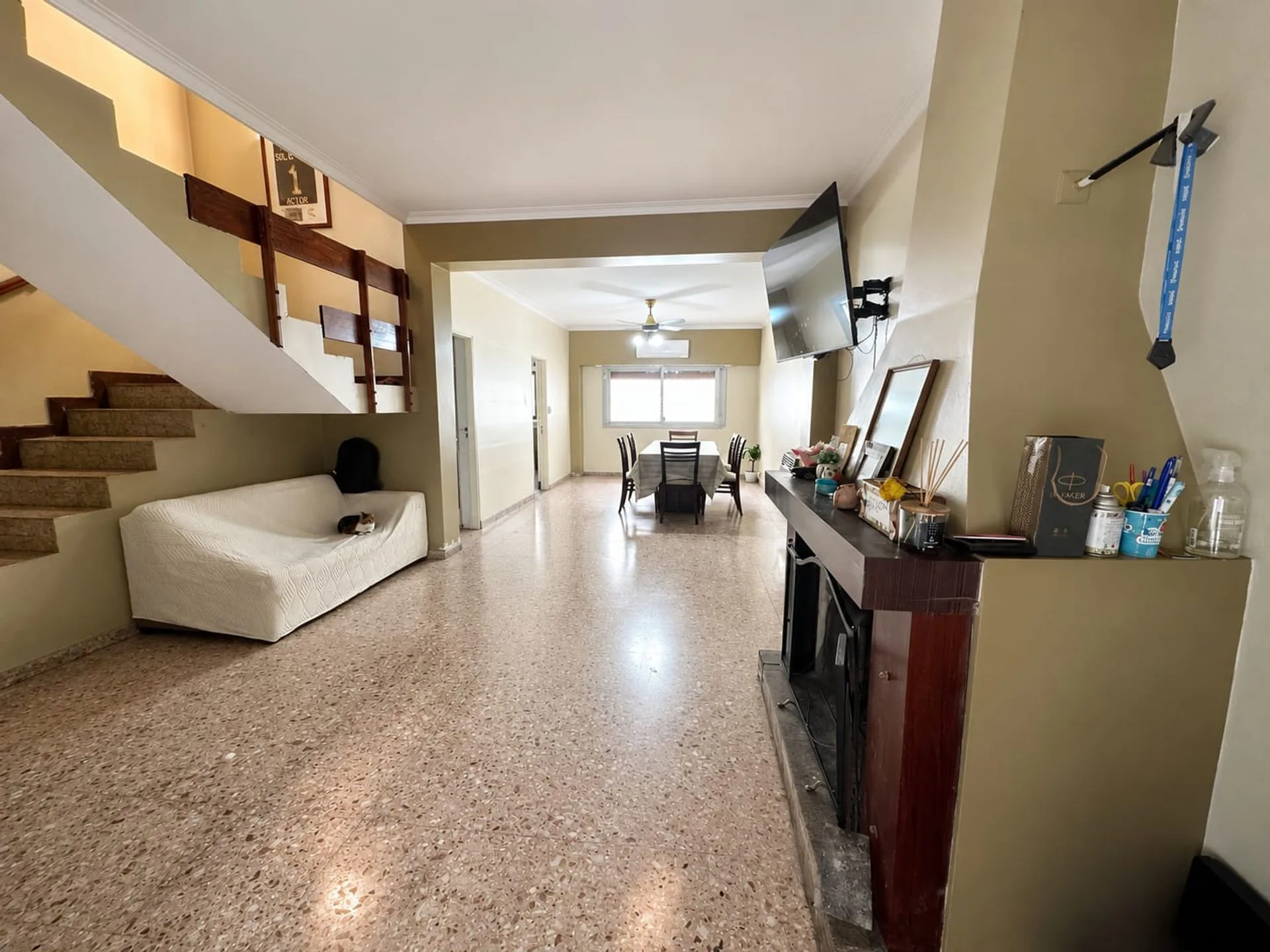 VENTA CASA 4 AMBIENTES C/ PILETA LOMAS DEL MIRADOR foto 2