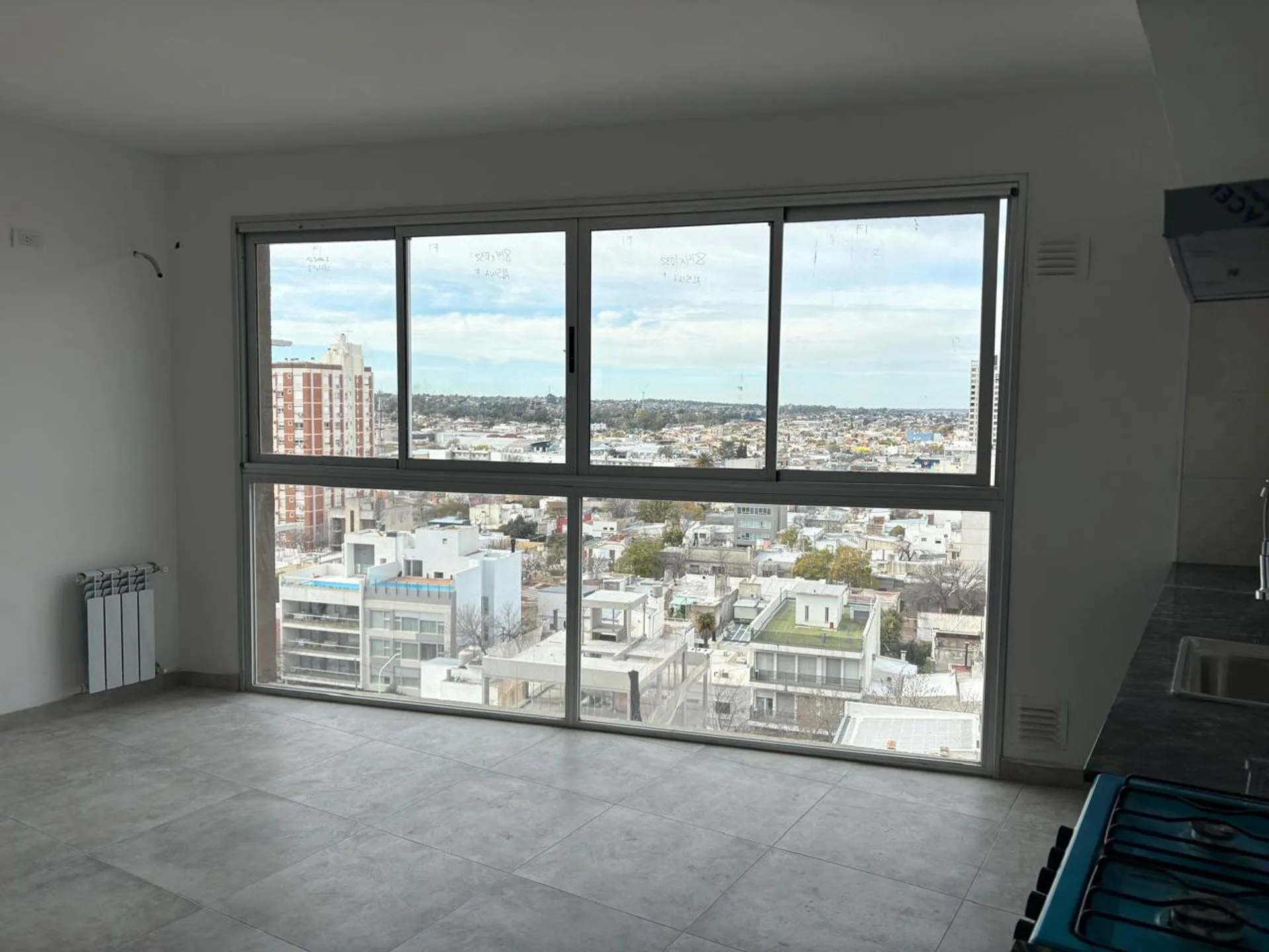 VENTA DPTOS 1 DORMITORIO-ALSINA 512 ESQ. ALEM !! foto 3