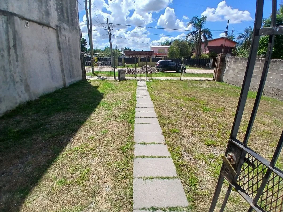 VENTA DE CASA Y QUINCHO A TERMINAR  EN MERLO BS AS foto 2