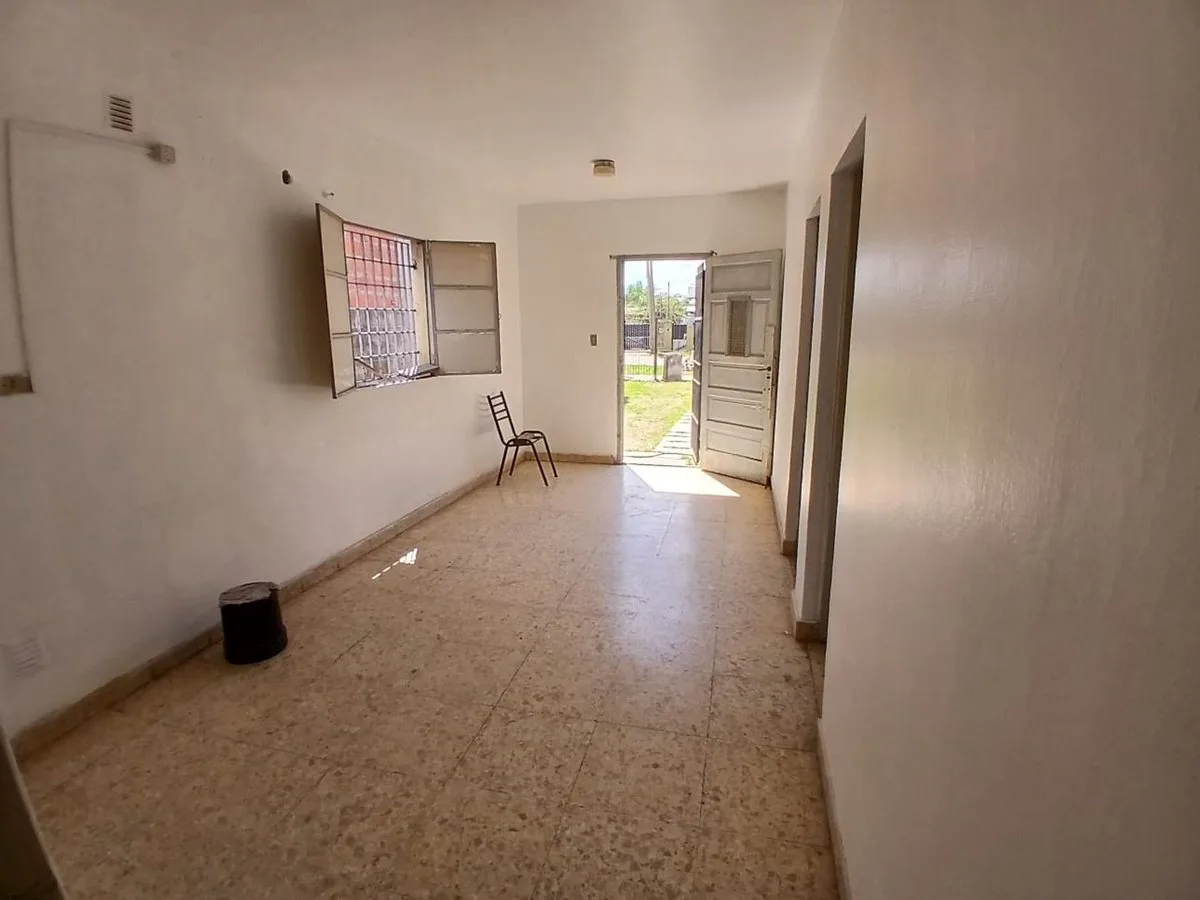 VENTA DE CASA Y QUINCHO A TERMINAR  EN MERLO BS AS foto 3