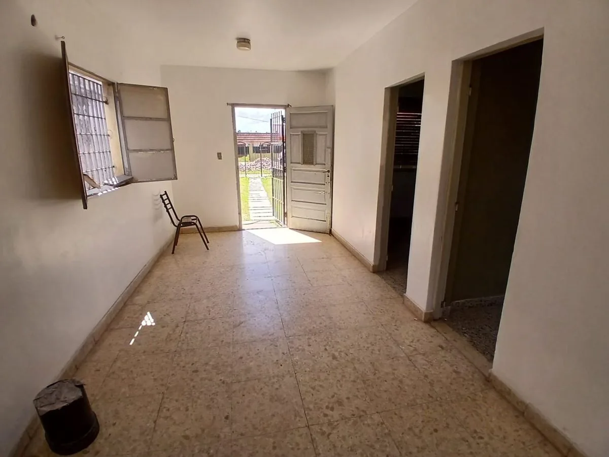 VENTA DE CASA Y QUINCHO A TERMINAR  EN MERLO BS AS foto 4