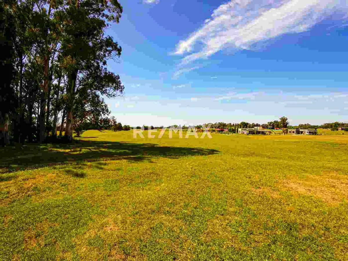 Lote  en venta con vista abierta al Golf foto 4