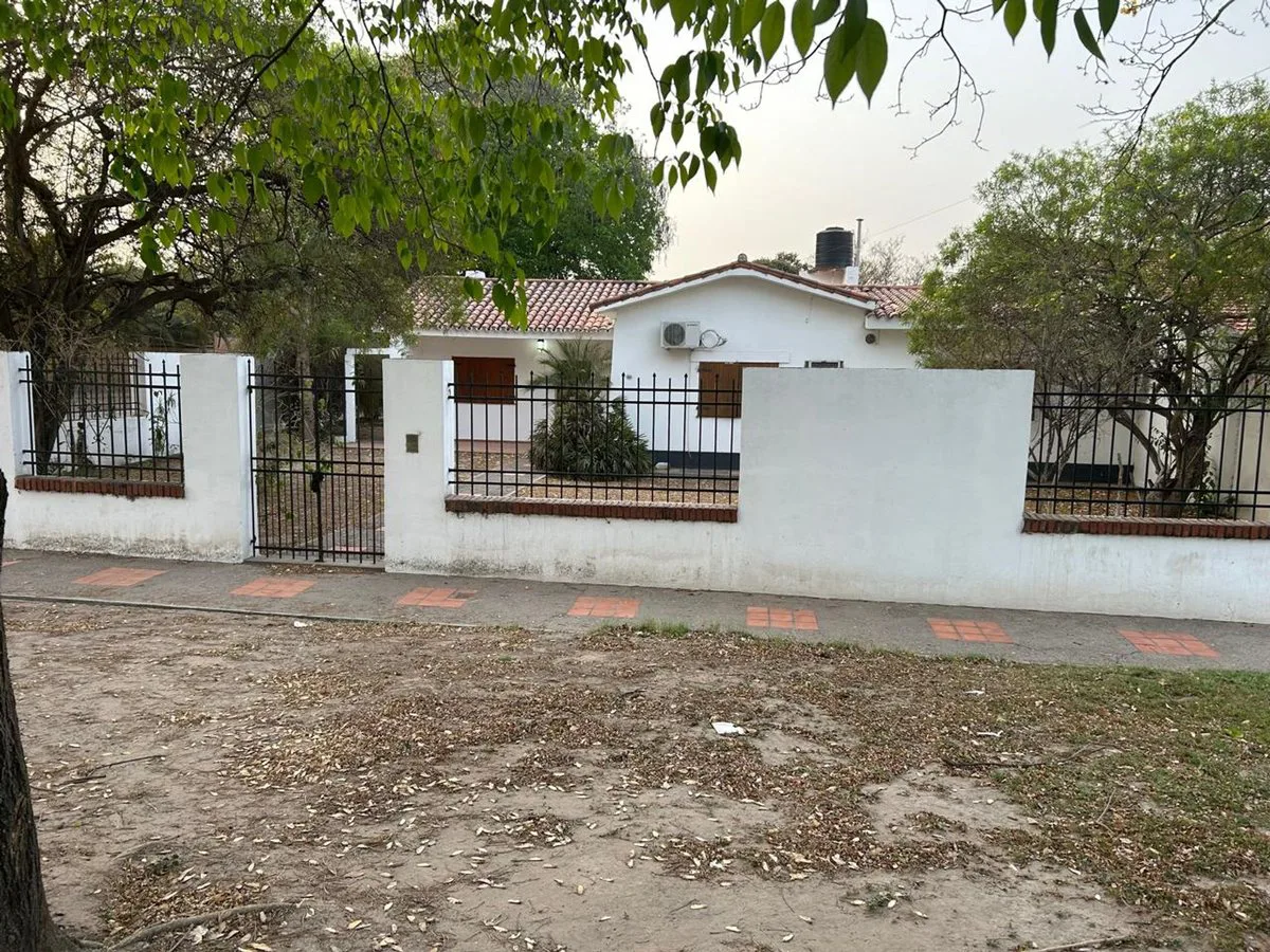 VENTA DE CASA AV. BELGRANO LA BANDA, 3 DORM foto 2